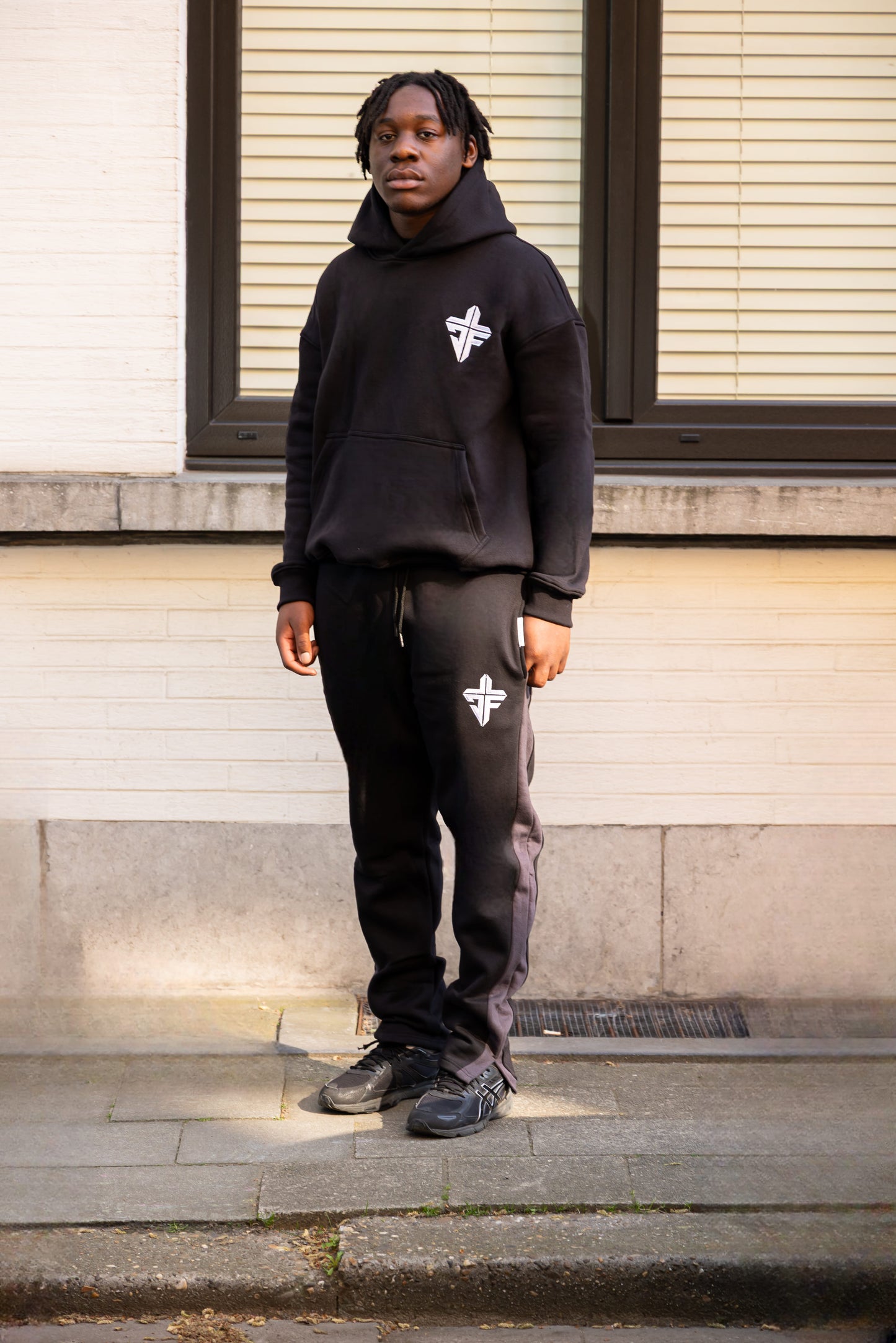 JOGGER/PANTS - THE MISSION